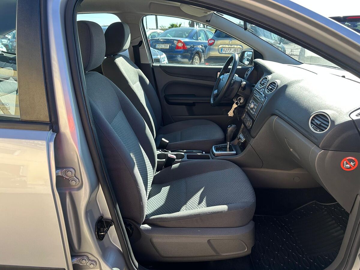 FORD FOCUS TREND 1.6 AUTO SPANISH LHD IN SPAIN ONLY 57000 MILES SUPERB 2007